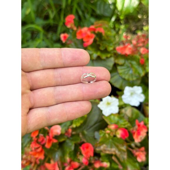 Sterling Silver Adjustable Infinity Loop Toe Ring - Picture 2 of 5